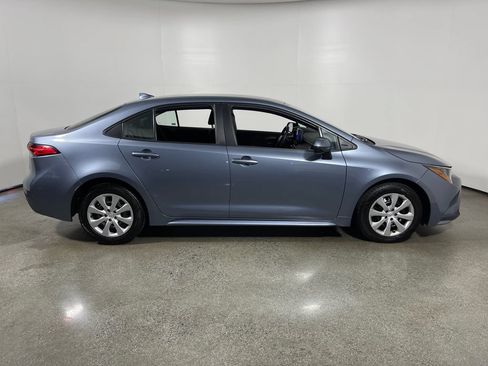 Used 2024 Toyota Corolla LE FWD image 2