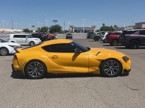 Used 2021 Toyota Supra w/ Safety & Technology Package RWD image 13