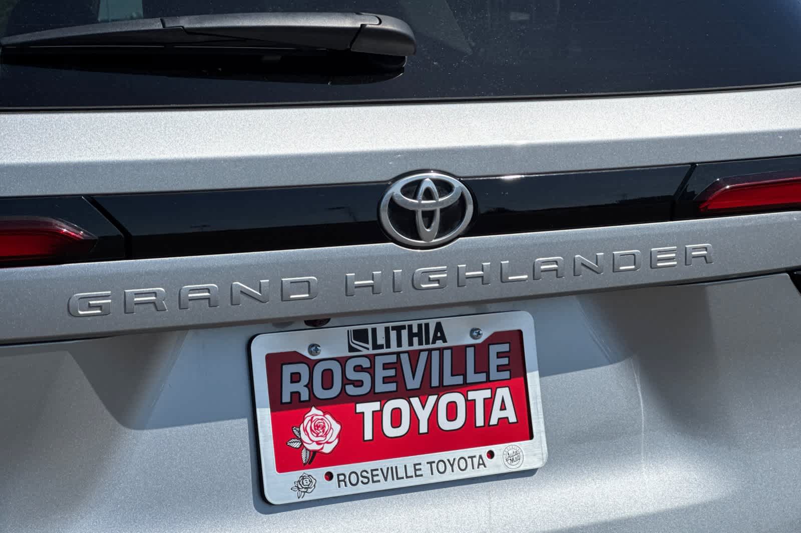 Certified 2025 Toyota Grand Highlander AWD image 33