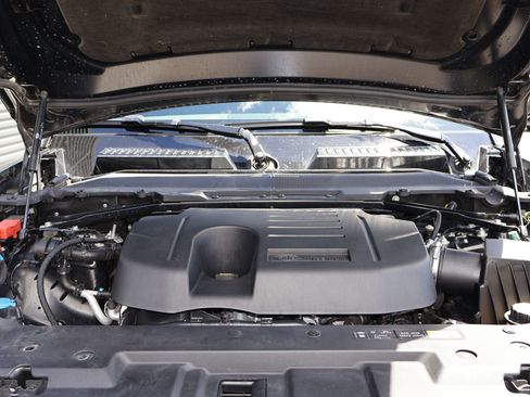 Used 2024 Land Rover Defender 110 X-Dynamic SE AWD/4WD image 29