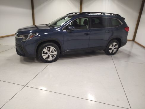 Used 2024 Subaru Ascent Premium w/ Convenience Package AWD/4WD image 4