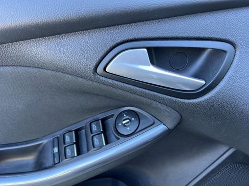 Used 2014 Ford Focus Titanium image 25