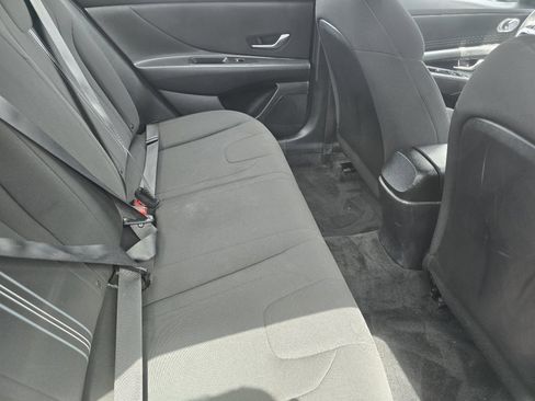 Used 2022 Hyundai Elantra SEL FWD image 9