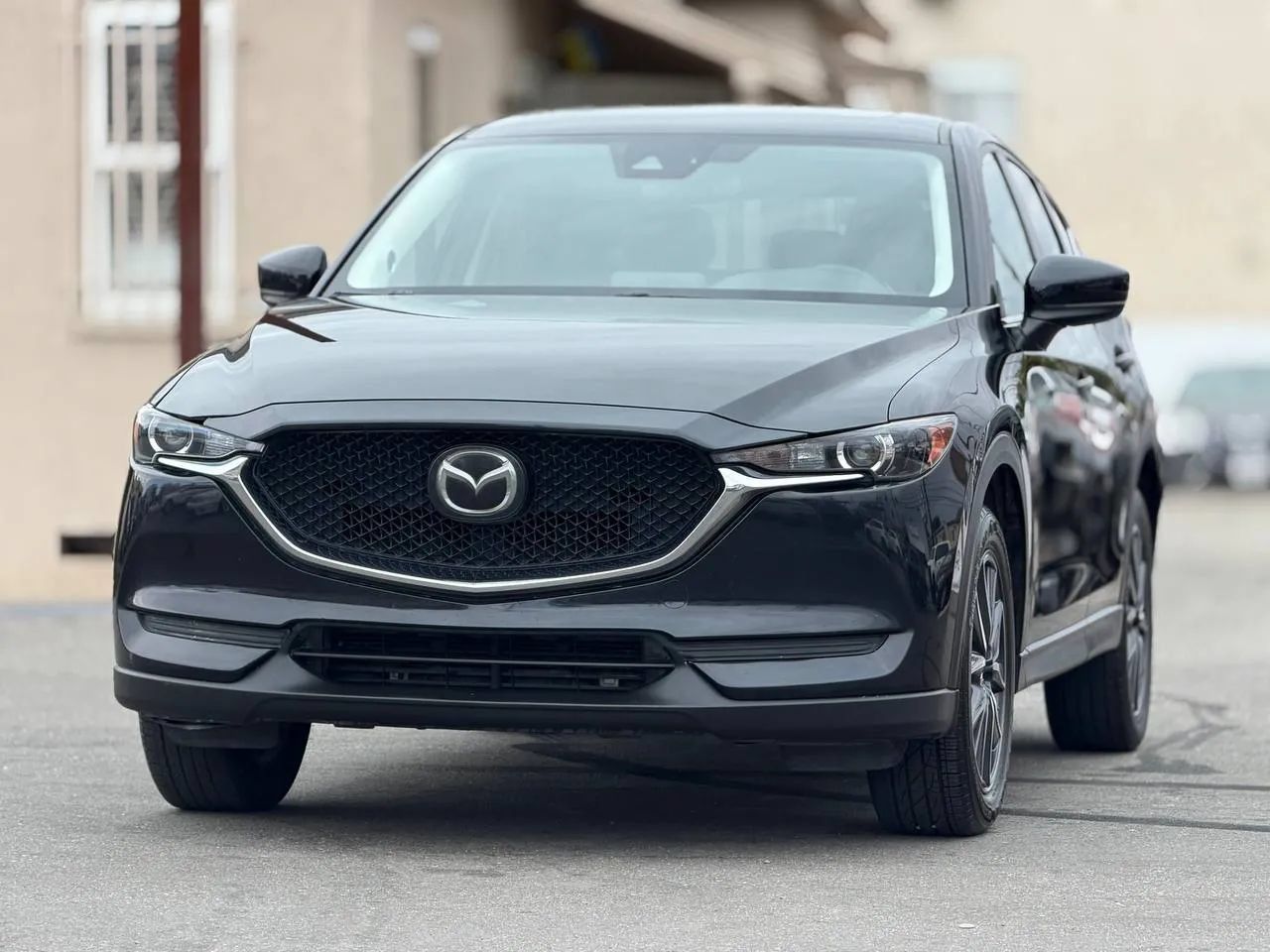 Used 2018 MAZDA CX-5 Touring w/ Preferred Equipment Package FWD image 4