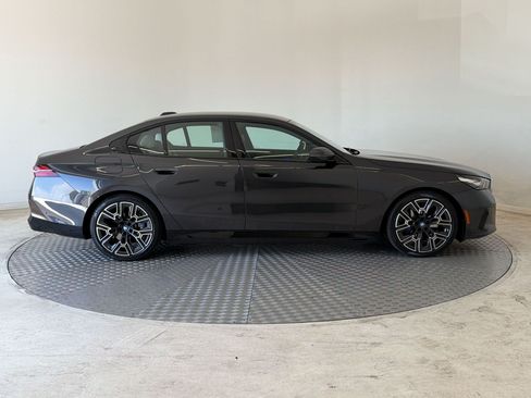 Used 2024 BMW i5 eDrive40i w/ M Sport Package RWD image 8
