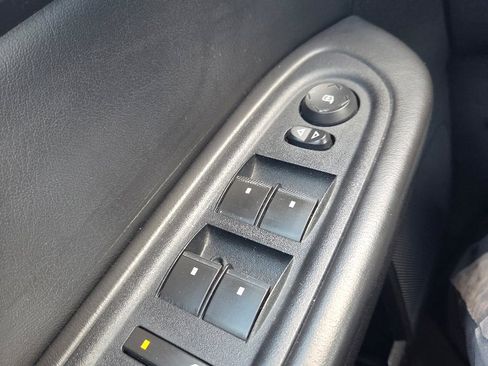 Used 2011 Chevrolet Traverse LT w/ Personal Connectivity Package image 22