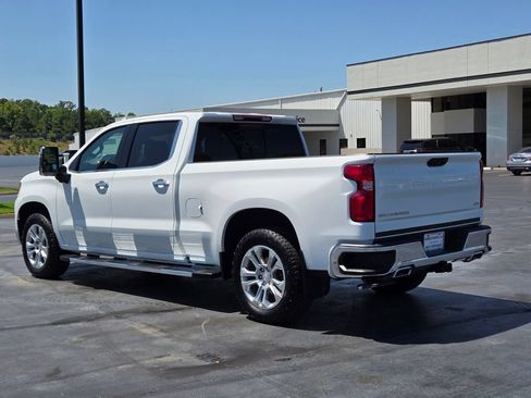 Used 2024 Chevrolet Silverado 1500 LTZ AWD/4WD image 3