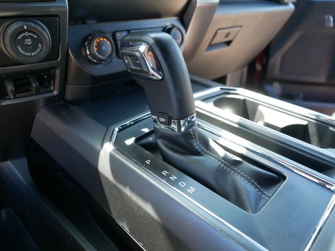 Used 2019 Ford F150 XLT w/ Equipment Group 302A Luxury AWD/4WD image 32