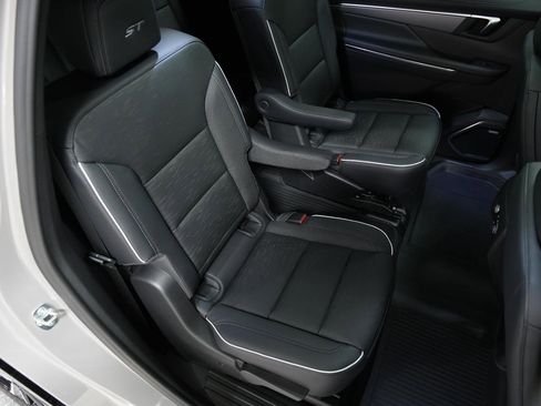 New 2026 Buick Enclave Sport Touring w/ Power Package image 15