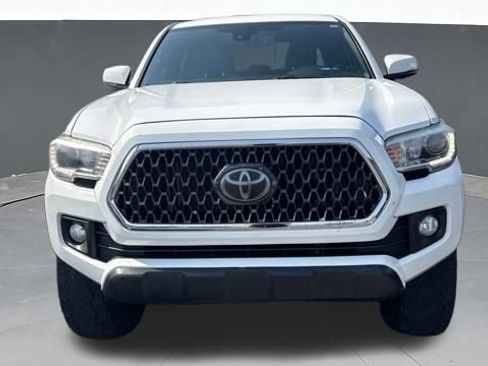 Used 2018 Toyota Tacoma TRD Off-Road AWD/4WD image 12