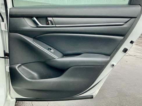 Used 2018 Honda Accord Sport image 26