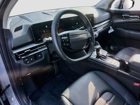 Certified 2026 Kia Sportage SX FWD image 9