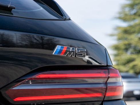 Used 2025 BMW M5 Touring w/ M Driver's Package image 12