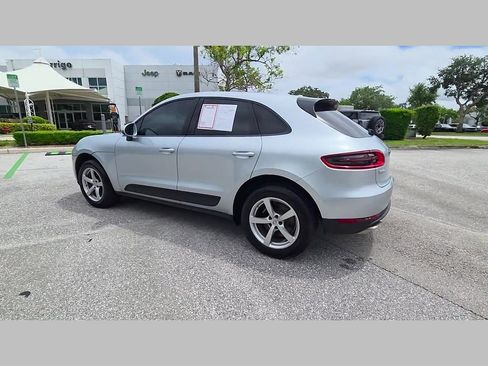 Used 2018 Porsche Macan AWD/4WD image 43
