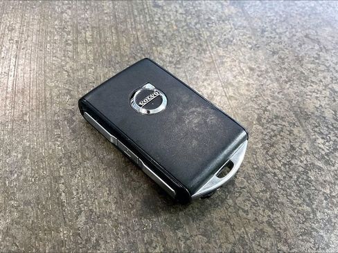 Used 2023 Volvo XC40 Recharge Plus w/ Protection Package Premier AWD/4WD image 11