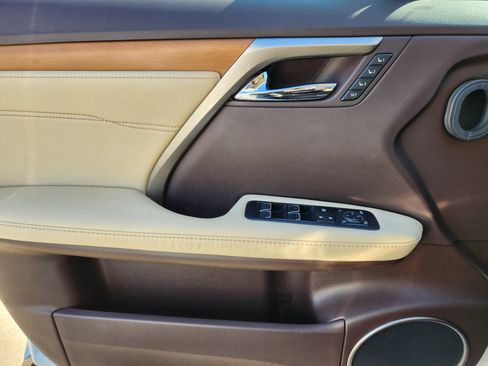 Used 2017 Lexus RX 450h AWD image 30