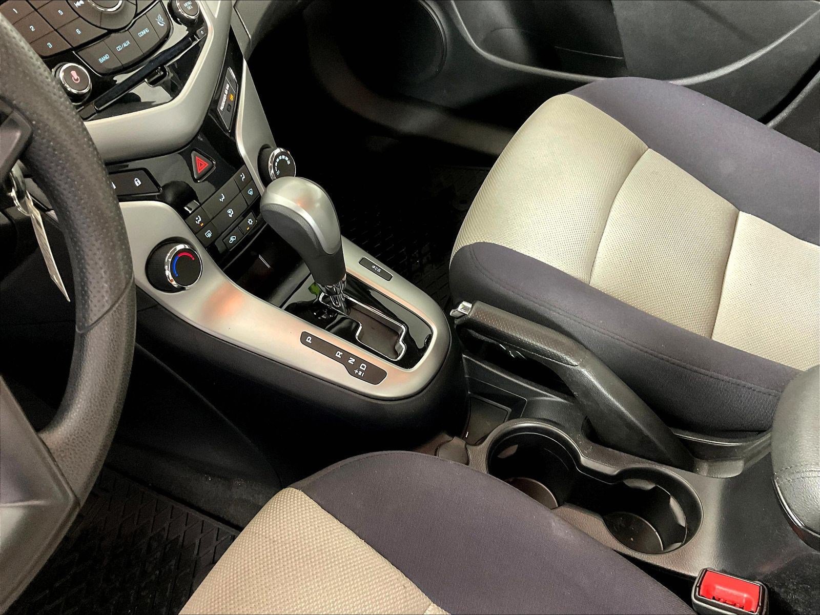 Used 2014 Chevrolet Cruze LS FWD image 17