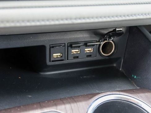 Used 2021 Toyota Highlander Limited image 30