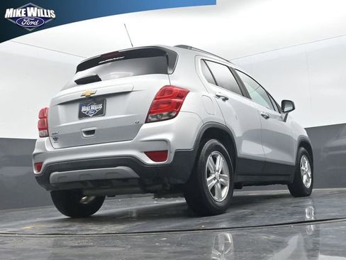 Used 2018 Chevrolet Trax LT w/ LT Convenience Package FWD image 23