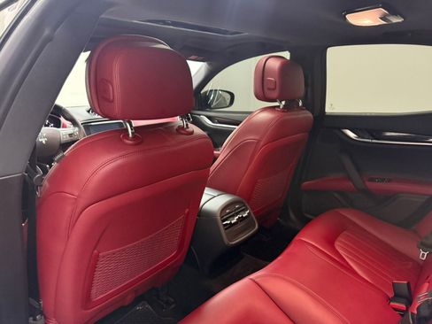 Used 2018 Maserati Ghibli S GranLusso image 43