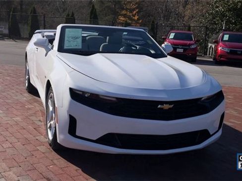 Used 2023 Chevrolet Camaro LT image 4