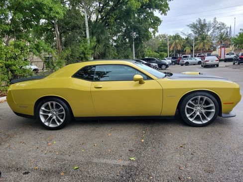 Used 2020 Dodge Challenger R/T image 8