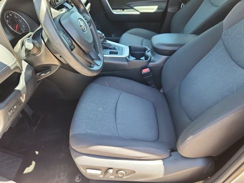Used 2020 Toyota RAV4 XLE w/ All Weather Liner Package AWD/4WD image 8