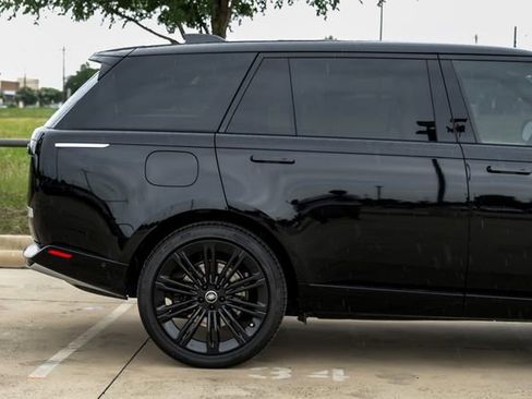 Used 2025 Land Rover Range Rover Long Wheelbase Autobiography AWD/4WD image 8