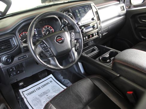 Used 2020 Nissan Titan PRO-4X w/ Pro-4x Convenience Package image 18