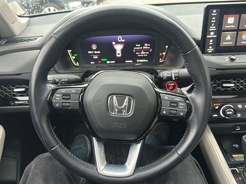 Used 2023 Honda Accord Touring image 14