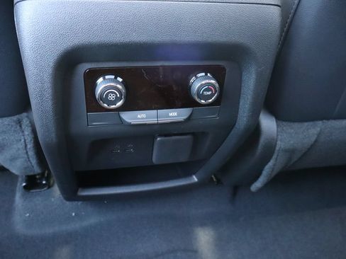 Used 2026 Chevrolet Traverse LT w/ Sun and Wheel Package AWD/4WD image 28