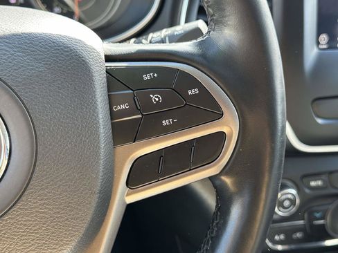 Used 2021 Jeep Cherokee Latitude Lux image 23