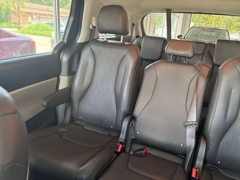 Used 2026 Kia Carnival FWD image 41