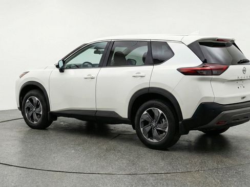 Used 2025 Nissan Rogue SV FWD image 6