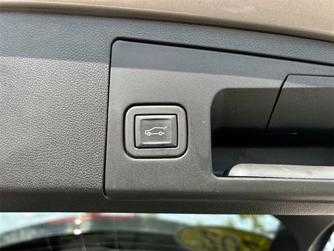 Used 2024 Cadillac XT4 Premium Luxury w/ Active Safety Package image 20