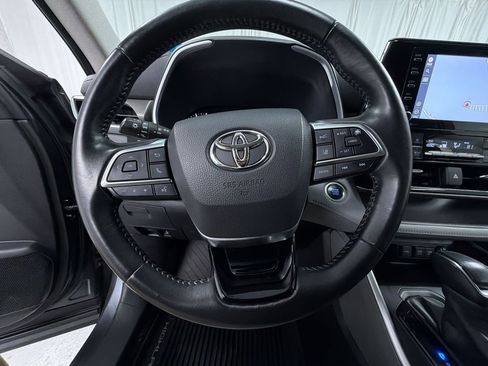 Used 2020 Toyota Highlander XLE image 15