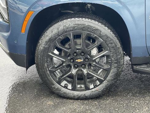New 2025 Chevrolet Suburban Premier AWD/4WD image 77