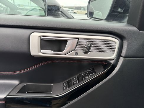 Used 2023 Ford Explorer ST-Line image 13