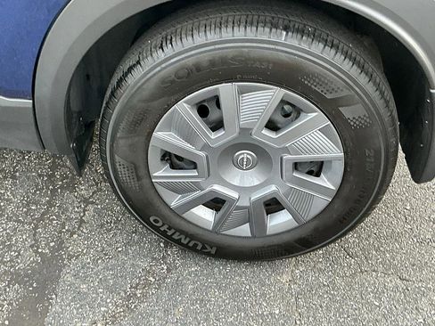 Certified 2025 Nissan Kicks S image 8