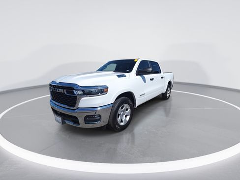 Used 2025 RAM 1500 Big Horn AWD/4WD image 4