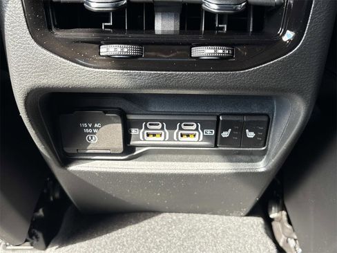 New 2025 Jeep Grand Cherokee Limited w/ Black Appearance Package image 34