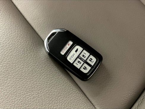 Used 2016 Honda Odyssey EX-L image 35