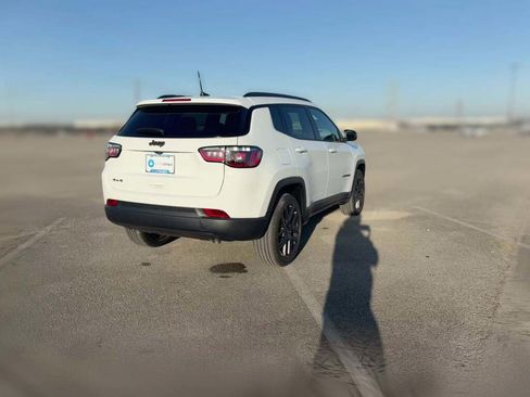 New 2026 Jeep Compass Latitude image 11