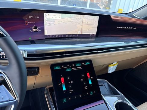 New 2026 Cadillac Escalade IQ Luxury 2 w/ LPO, Floor Liner Package image 24