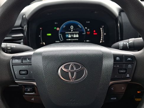 Used 2025 Toyota Camry LE FWD image 18