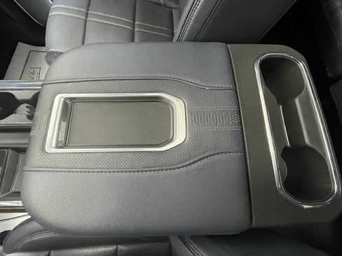 Used 2022 Chevrolet Silverado 1500 High Country w/ High Country Premium Package AWD/4WD image 25