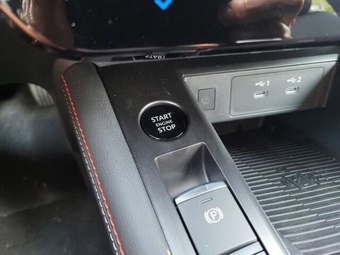 New 2025 Nissan Kicks SR image 14