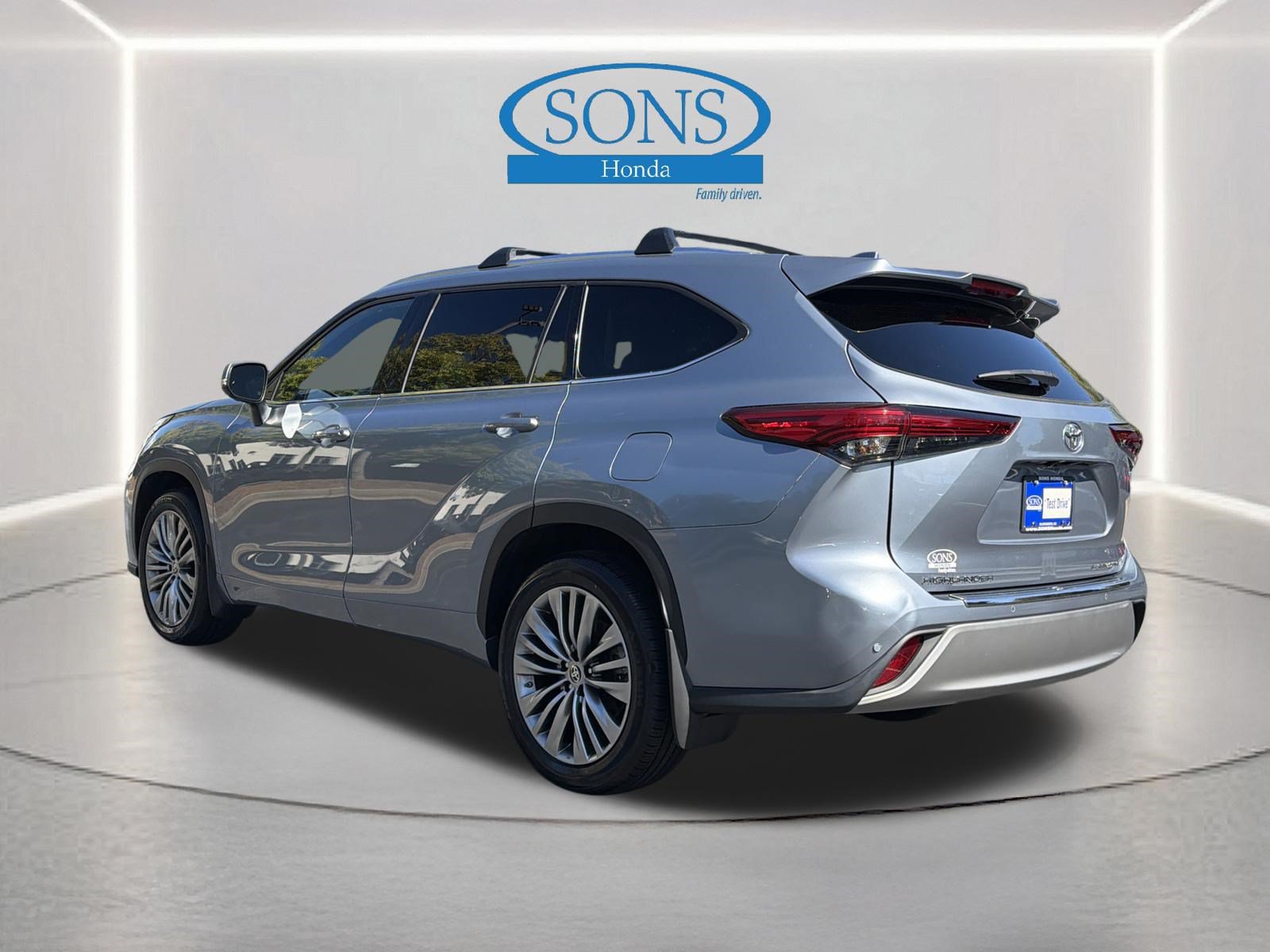 Used 2021 Toyota Highlander Platinum AWD/4WD image 24
