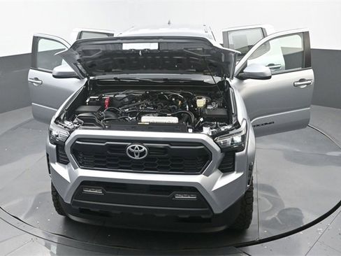 Used 2025 Toyota Tacoma TRD Sport image 33