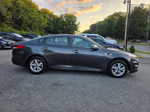 Used 2017 Kia Optima LX FWD image 4